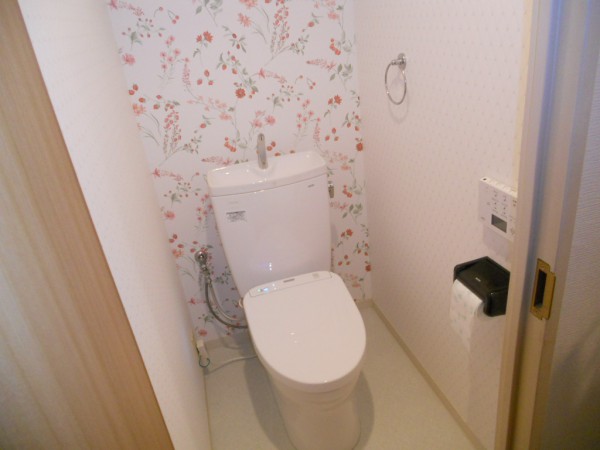 マンションのトイレ 便器交換と内装工事 埼玉県さいたま市のリフォーム専門会社永大プランニング